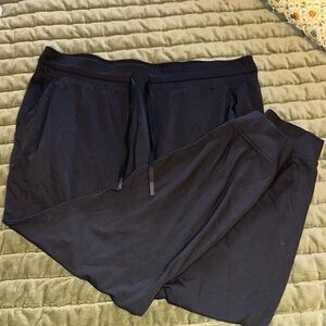 Lululemon size 16 dark gray joggers
